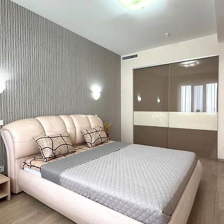 Bright House On 23 Serpnya คาร์คิฟ ภายนอก รูปภาพ