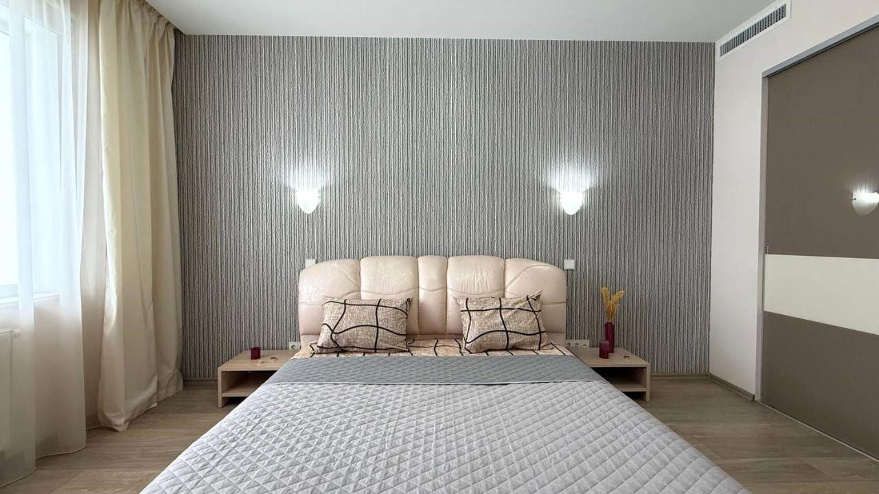 Bright House On 23 Serpnya คาร์คิฟ ภายนอก รูปภาพ