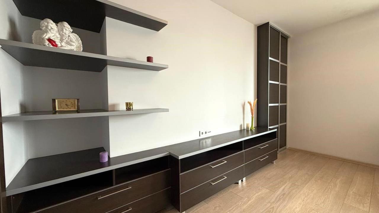 Bright House On 23 Serpnya คาร์คิฟ ภายนอก รูปภาพ