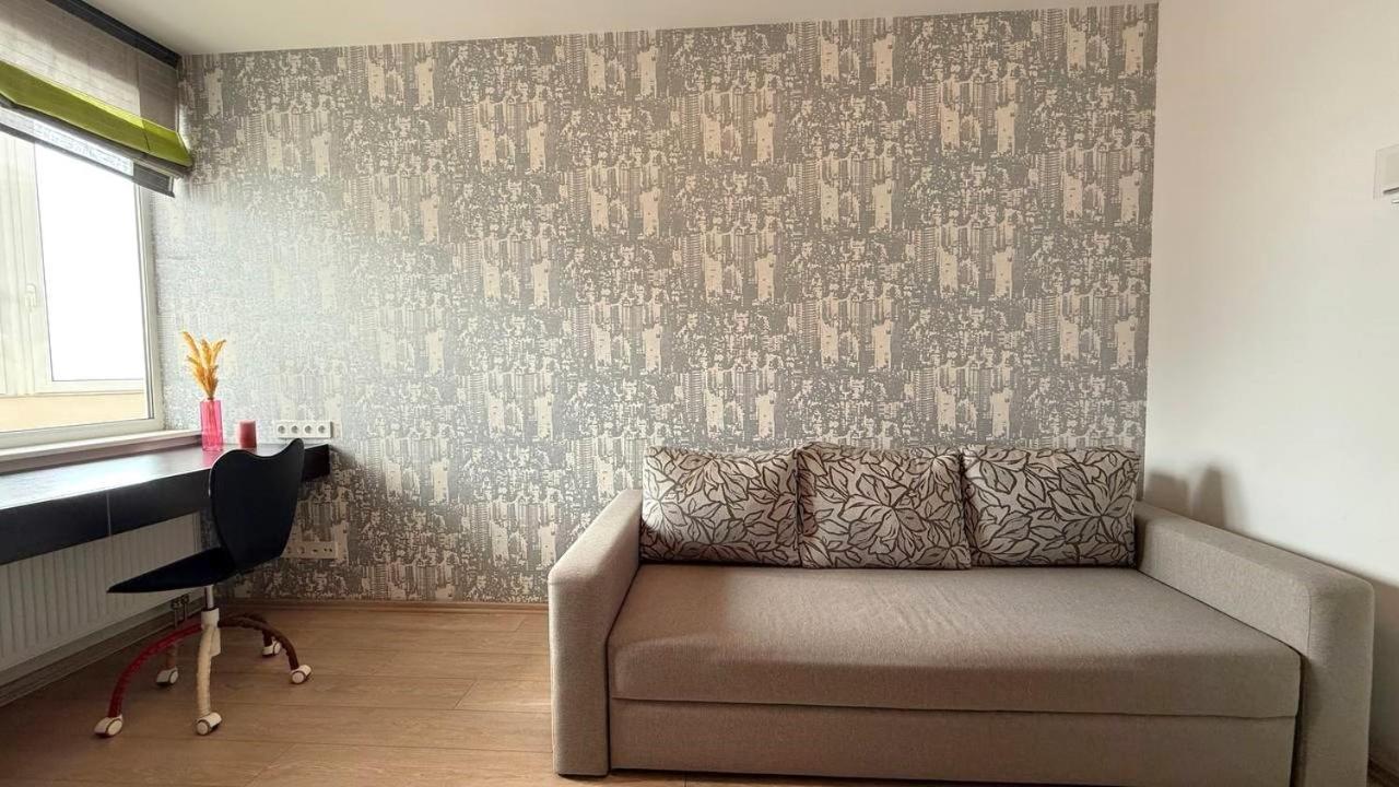 Bright House On 23 Serpnya คาร์คิฟ ภายนอก รูปภาพ