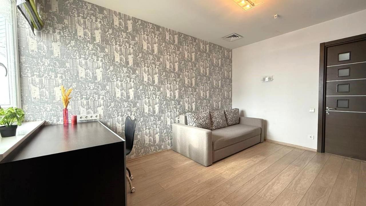 Bright House On 23 Serpnya คาร์คิฟ ภายนอก รูปภาพ